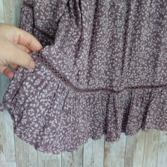 Democracy Flowy Floral Boho Peasant Top - Picture 5 of 8